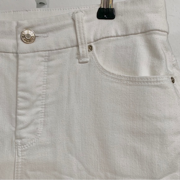 CHICO’S SO SLIMMING GIRLFRIEND SLIM LEG CROP WHITE STRETCHY JEANS WITH POCKETS - Picture 10 of 16